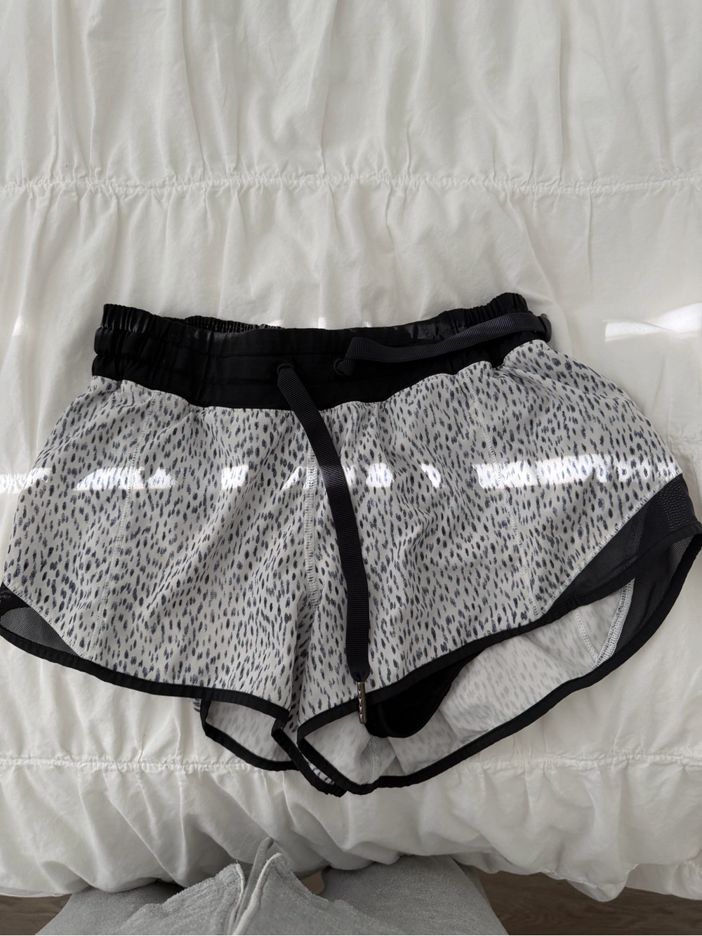 Lululemon Dot Black and White Hotty Hot Shorts 2.5”